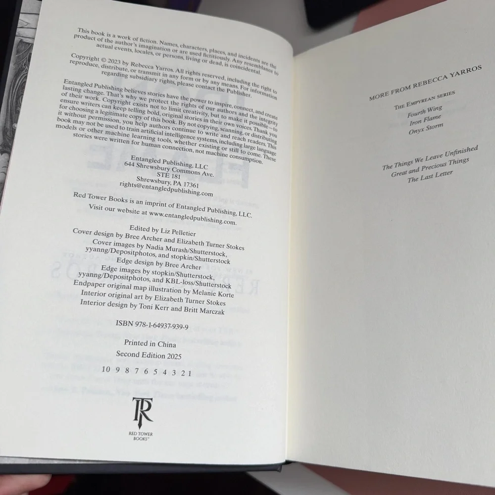 Iron Flame by Rebecca Yarros NEW - Picture 8 of 9